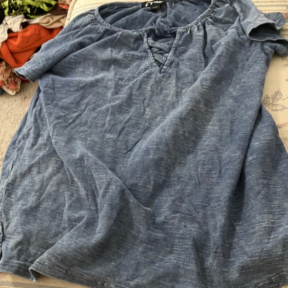 Girls art class top medium